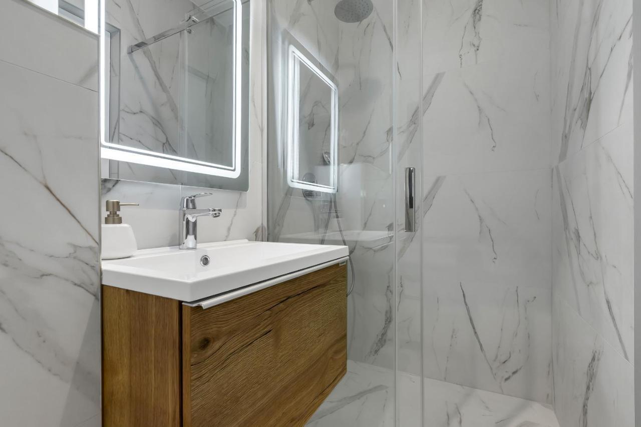 Apartment 1-2 Luxury L&l - 100m From The - Makarska Exklusiv *